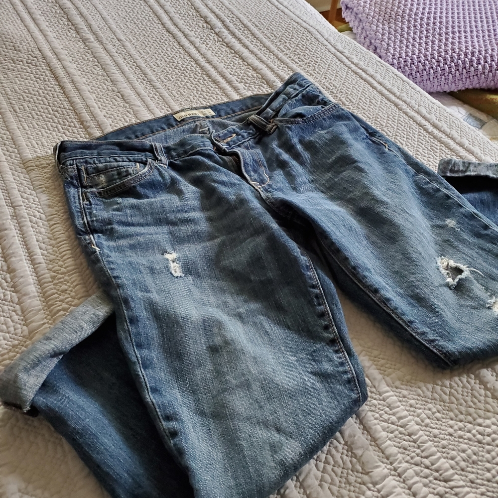 Old Navy Boyfriend Cut distressed Capri